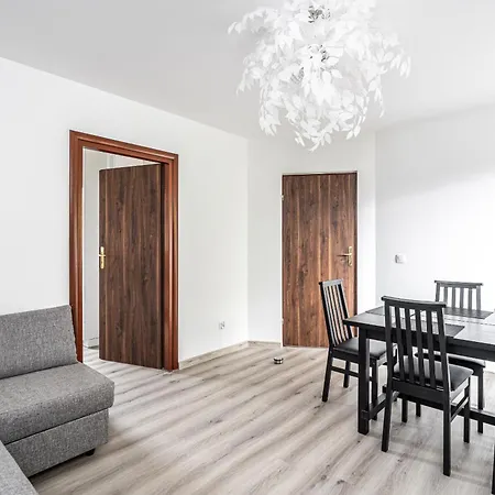 Rentplanet - Zamoyskiego Appartement
